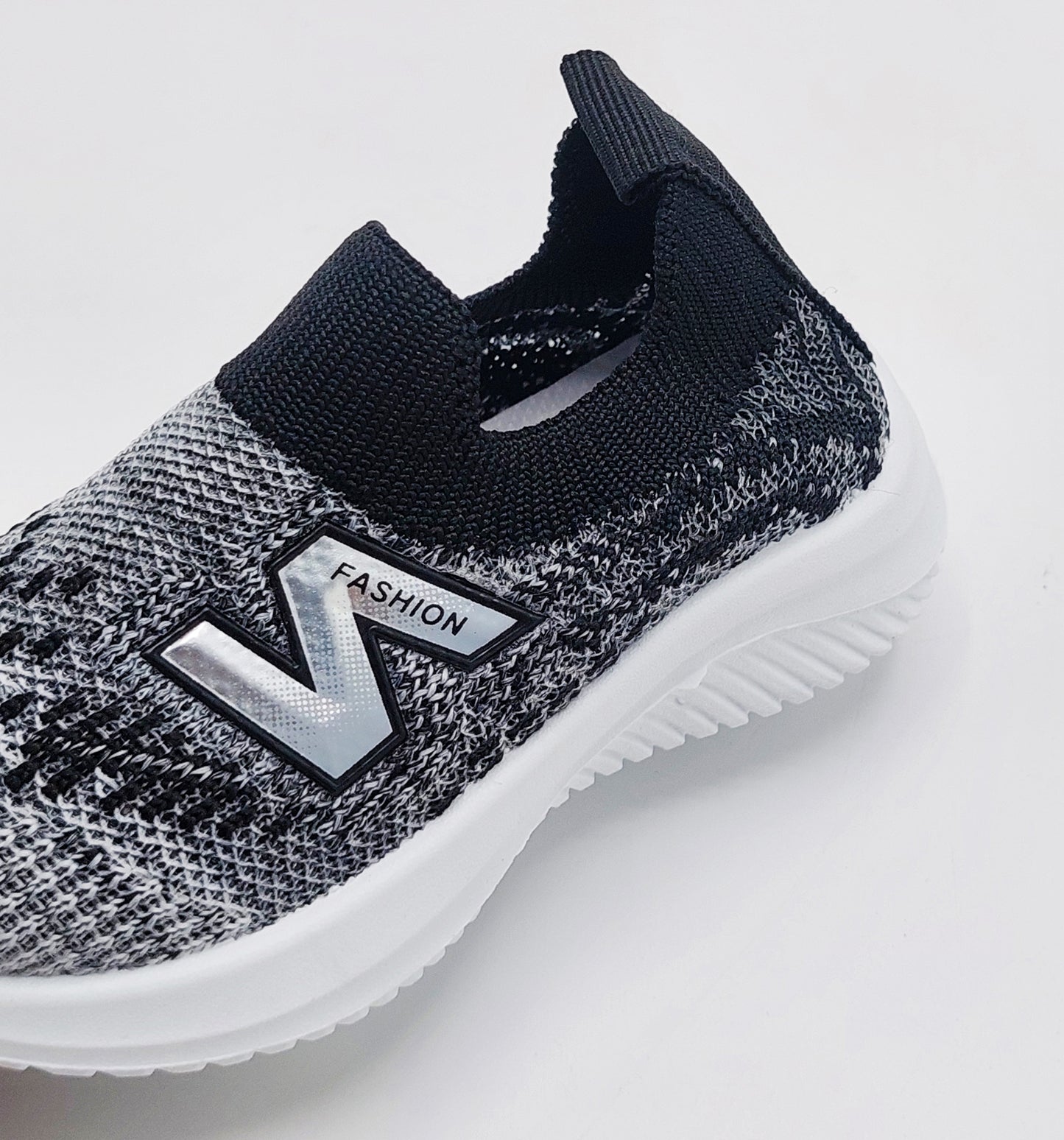 Easy-to-Wear Soft Comfortable Mesh Skechers for Kids - B126