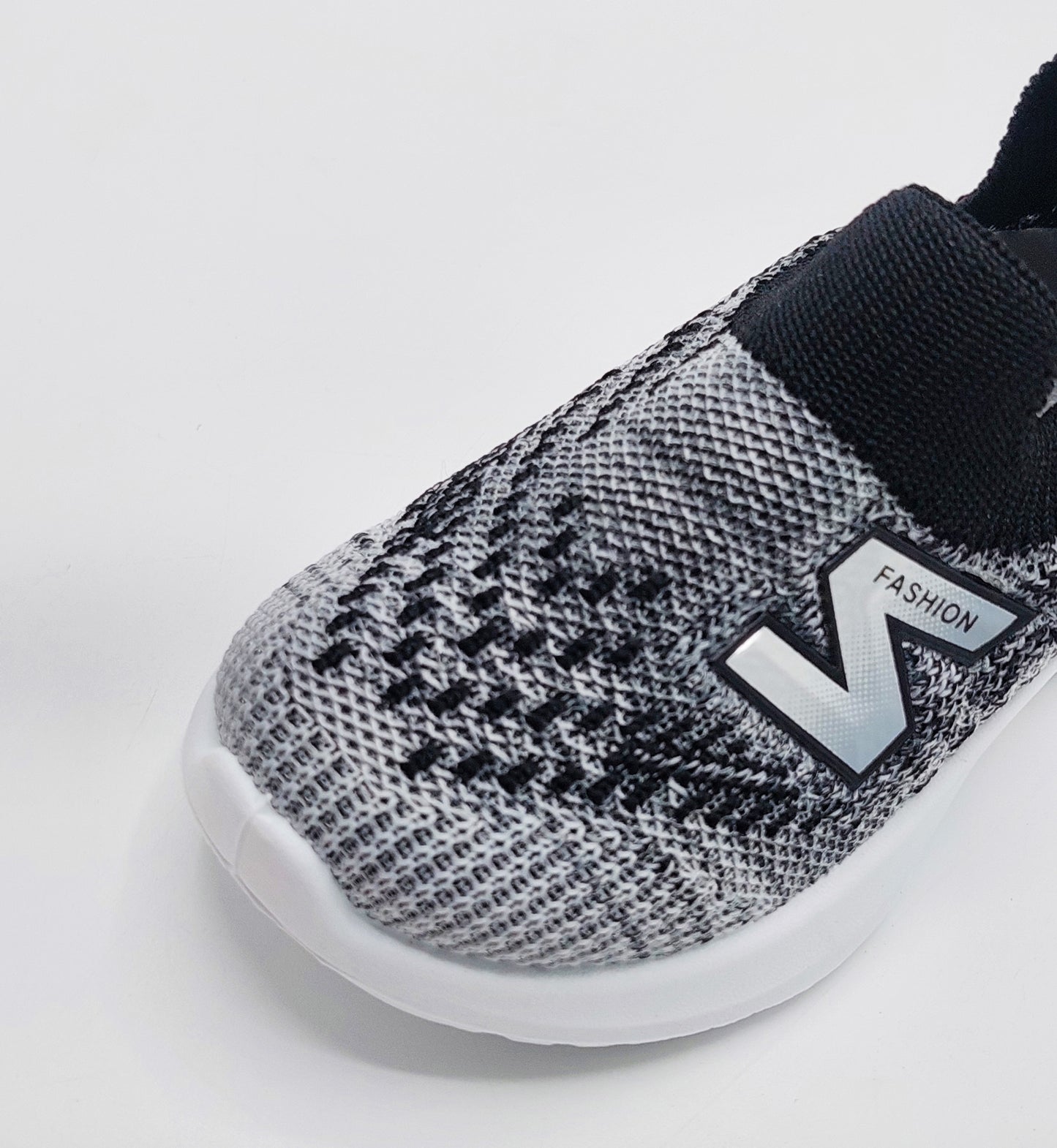 Easy-to-Wear Soft Comfortable Mesh Skechers for Kids - B126