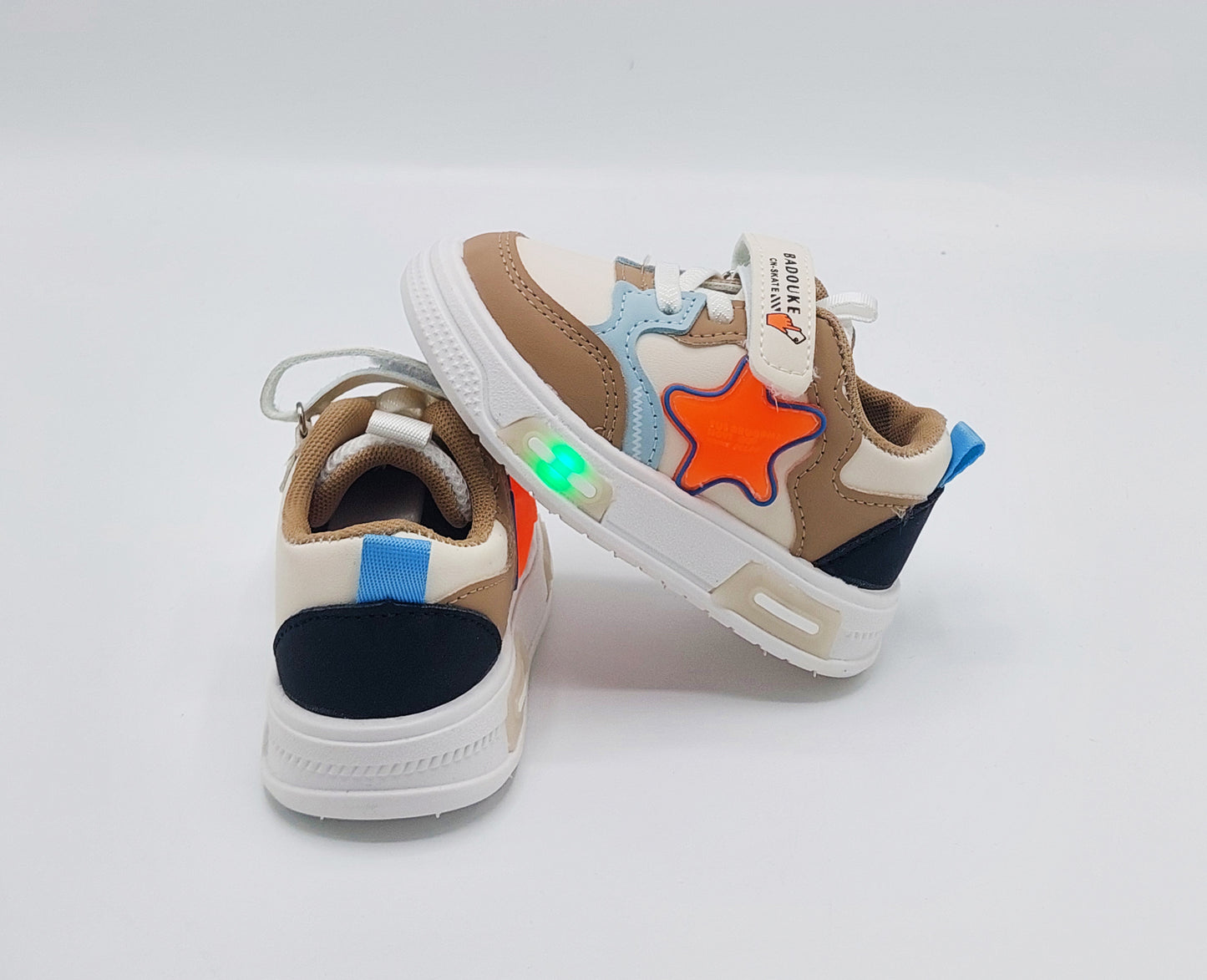 Lights in Sole Soft Sole Trendy Look Sneakers for Kids - NF1