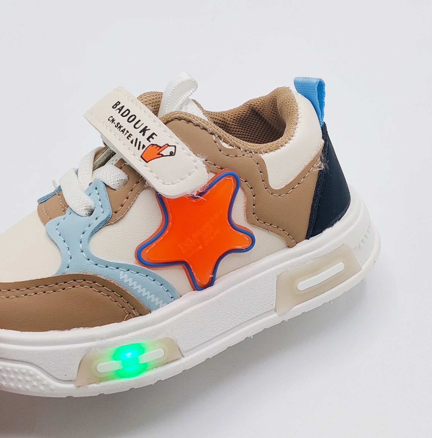 Lights in Sole Soft Sole Trendy Look Sneakers for Kids - NF1