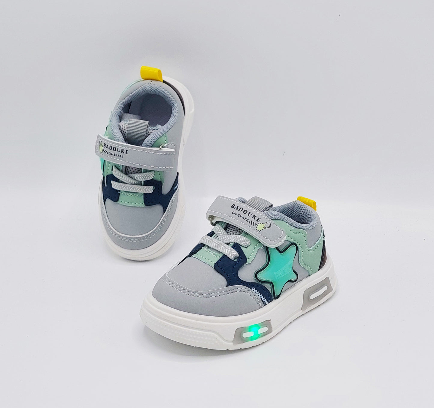 Lights in Sole Soft Sole Trendy Look Sneakers for Kids - NF1