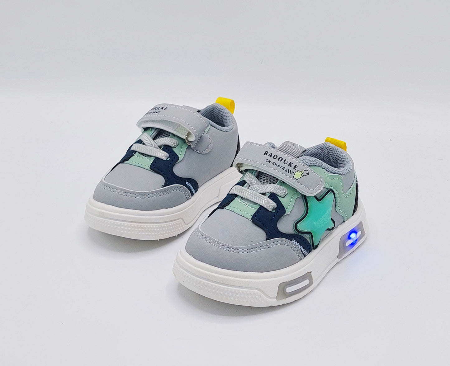 Lights in Sole Soft Sole Trendy Look Sneakers for Kids - NF1