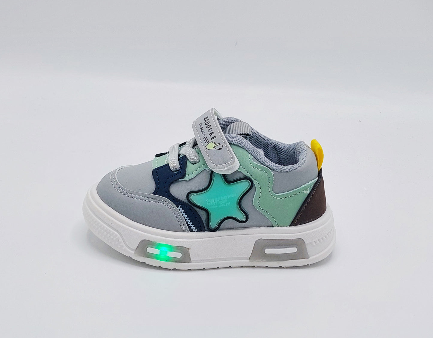 Lights in Sole Soft Sole Trendy Look Sneakers for Kids - NF1