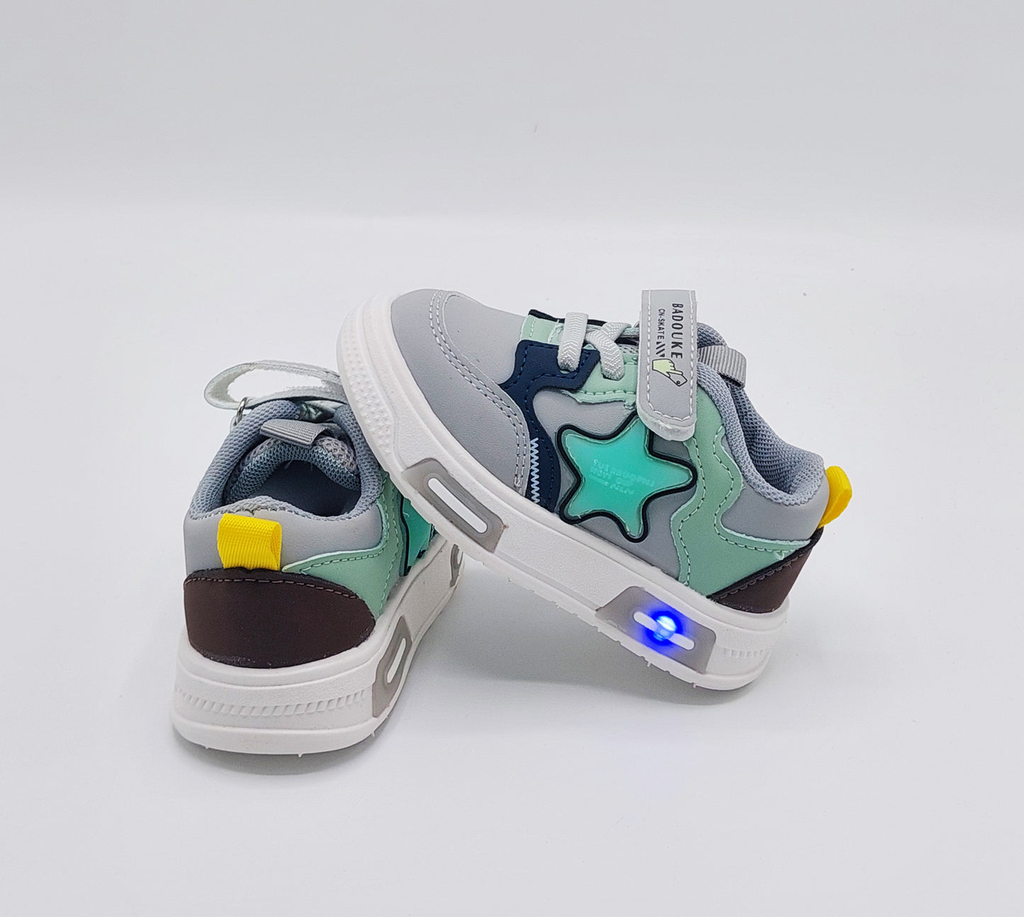 Lights in Sole Soft Sole Trendy Look Sneakers for Kids - NF1