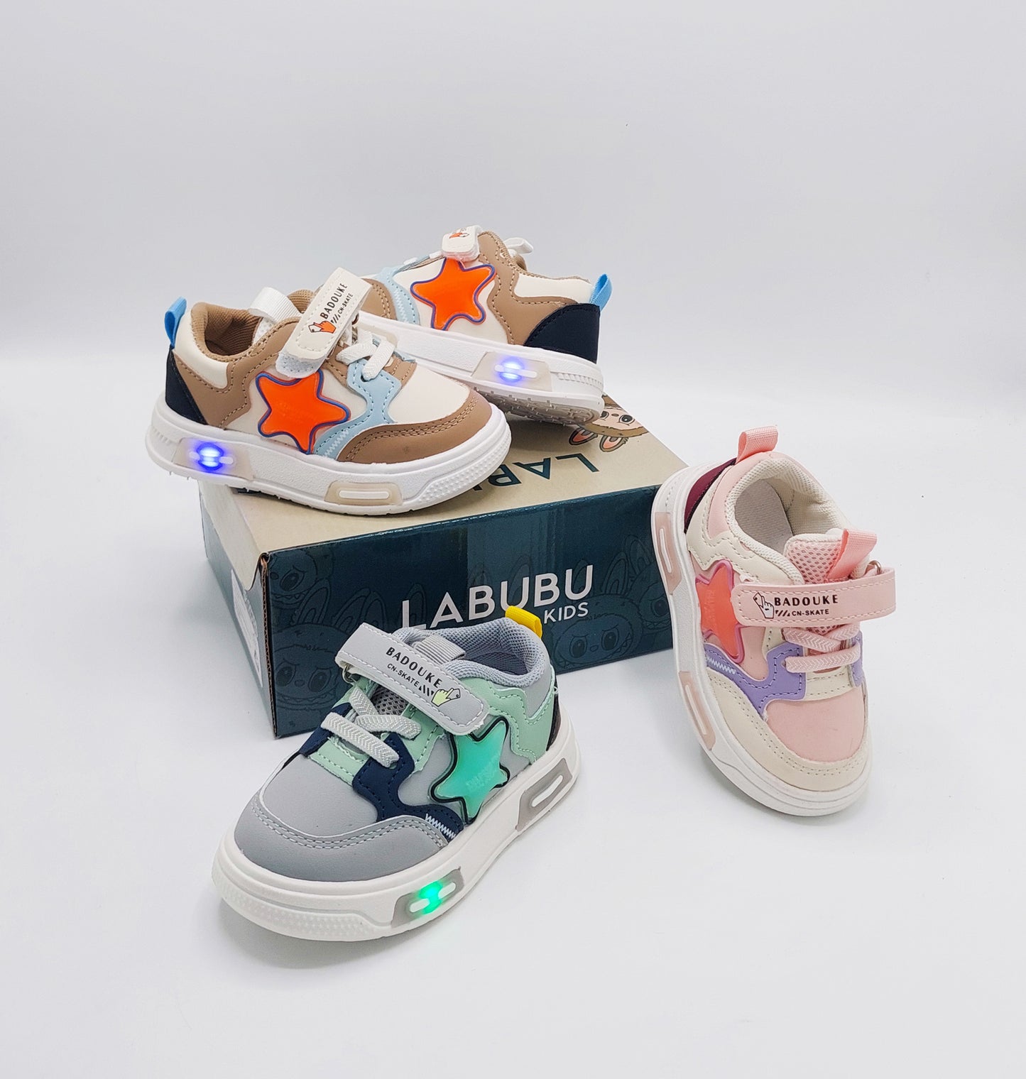 Lights in Sole Soft Sole Trendy Look Sneakers for Kids - NF1
