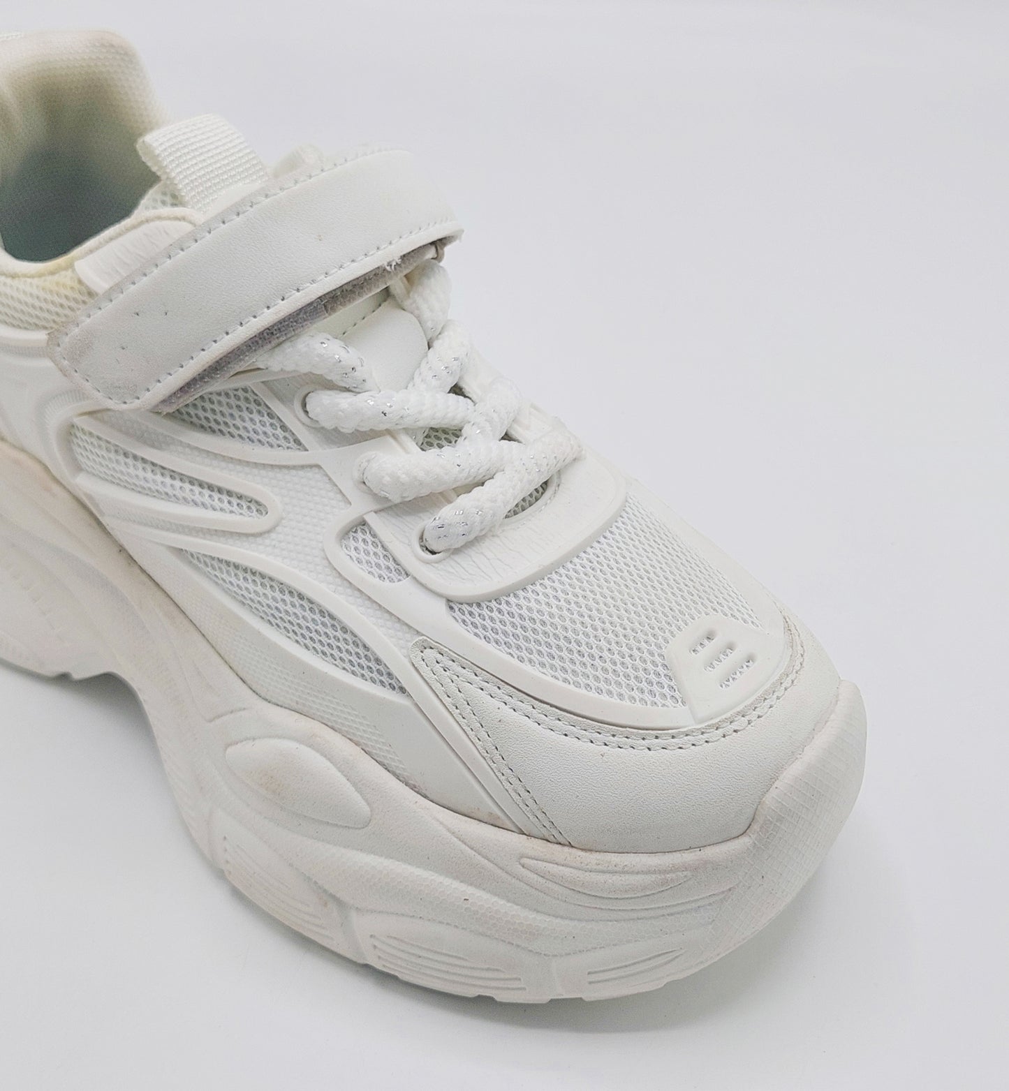 Women's Thick Sole Trendy Look Sneakers - Y-916 (White)