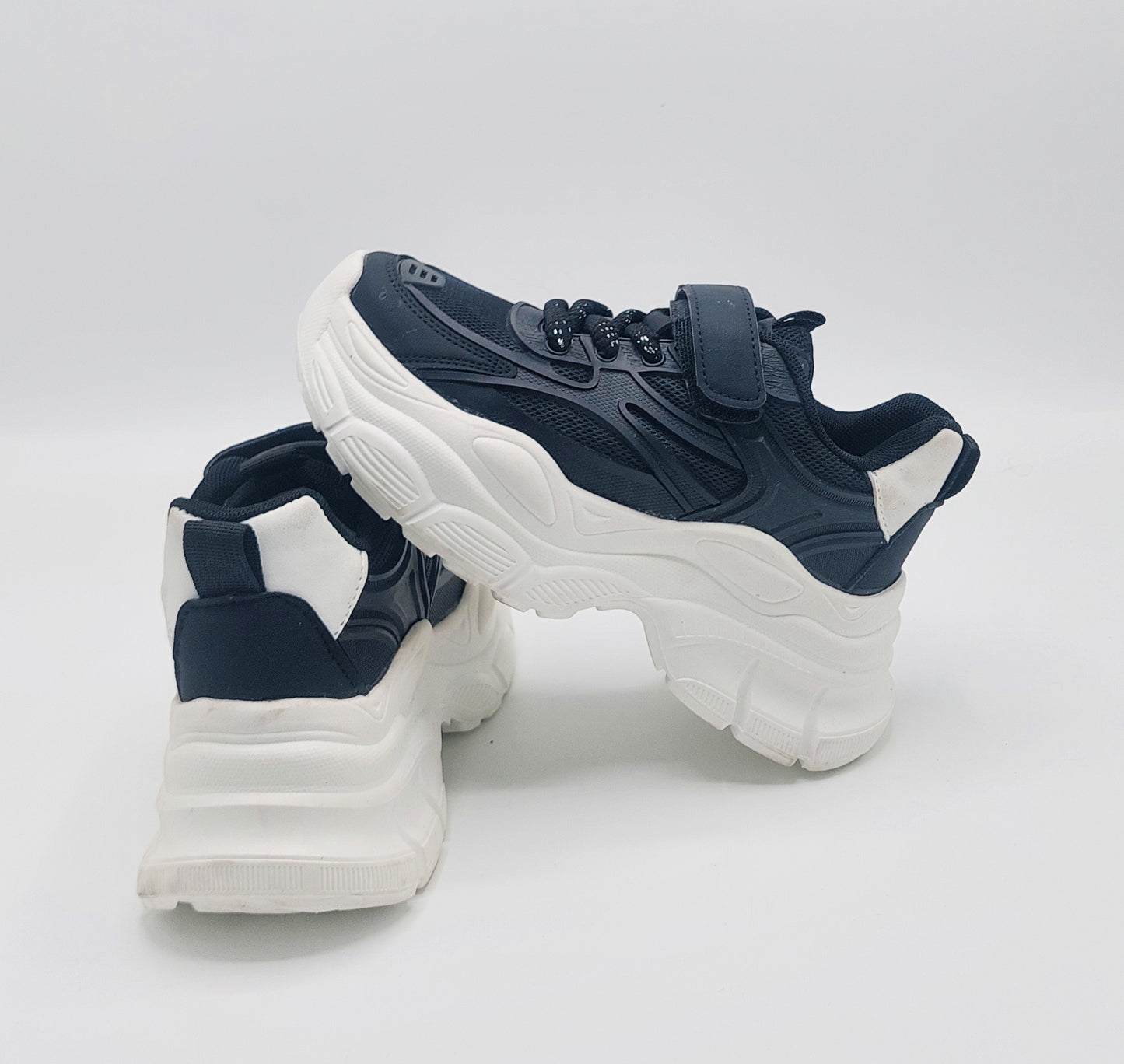 Women's Thick Sole Trendy Look Sneakers - Y-916 (Black)