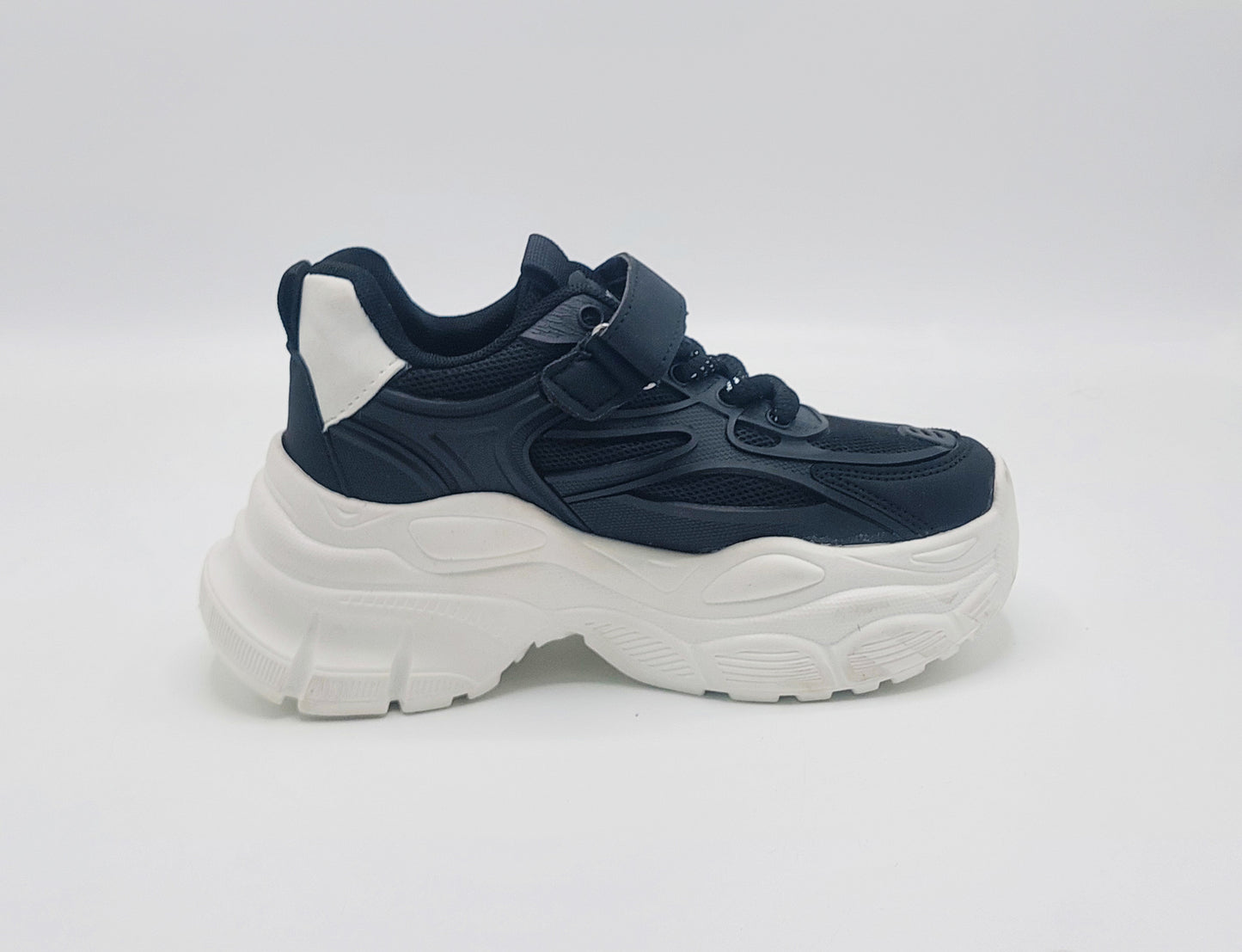 Women's Thick Sole Trendy Look Sneakers - Y-916 (Black)