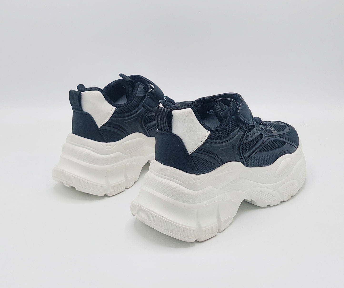 Women's Thick Sole Trendy Look Sneakers - Y-916 (Black)