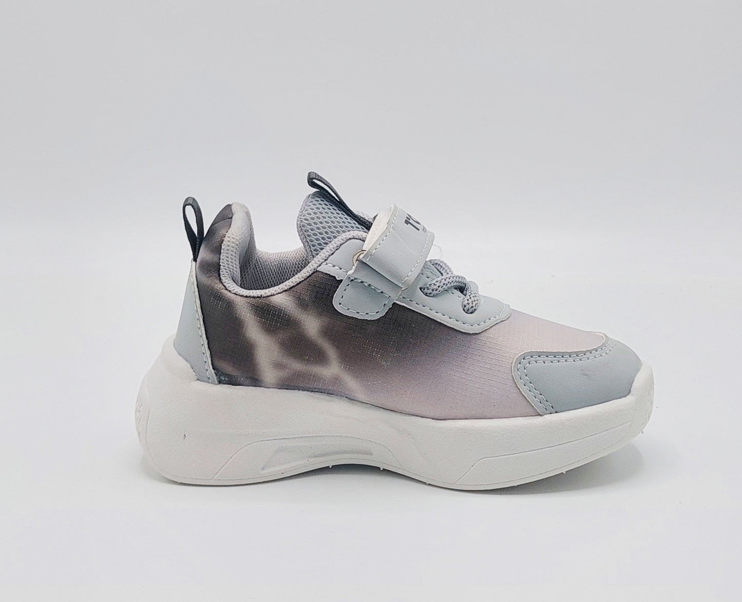 Lights in Sole Trendy Look Sneakers Shoes for Kids - OB56