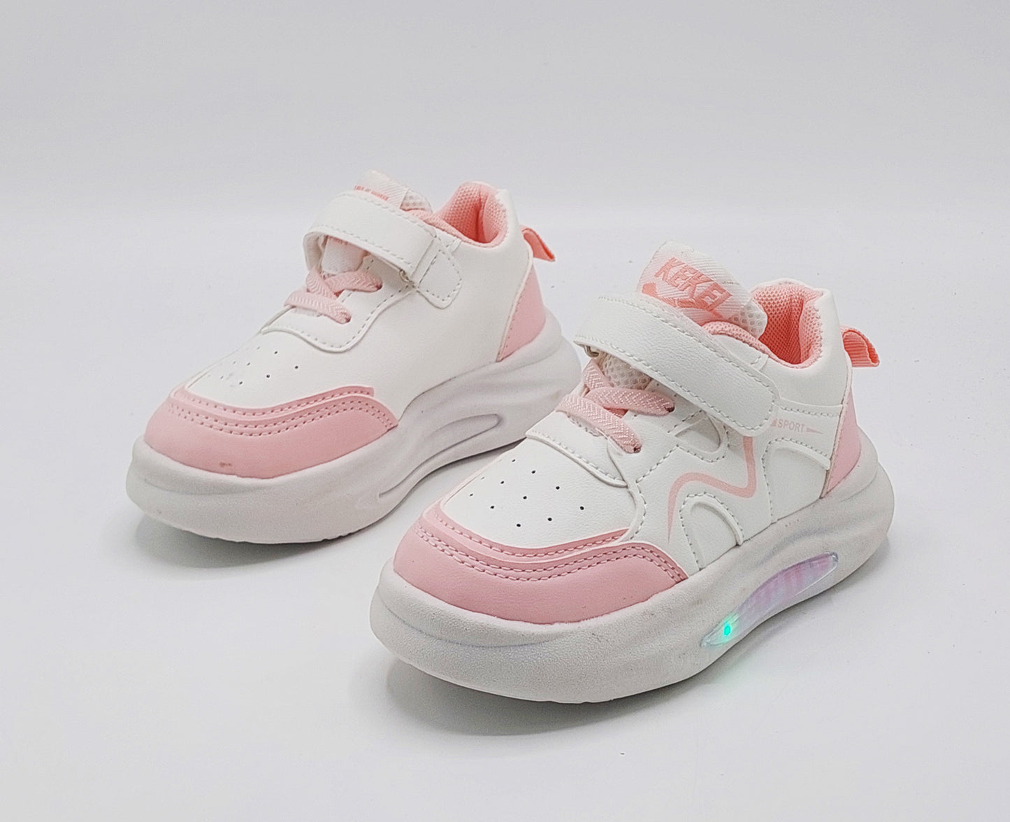 Lights in Sole Trendy Look Sneakers for Kids - LIO2