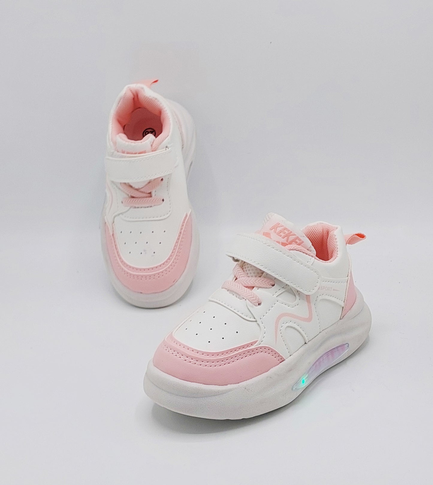 Lights in Sole Trendy Look Sneakers for Kids - LIO2