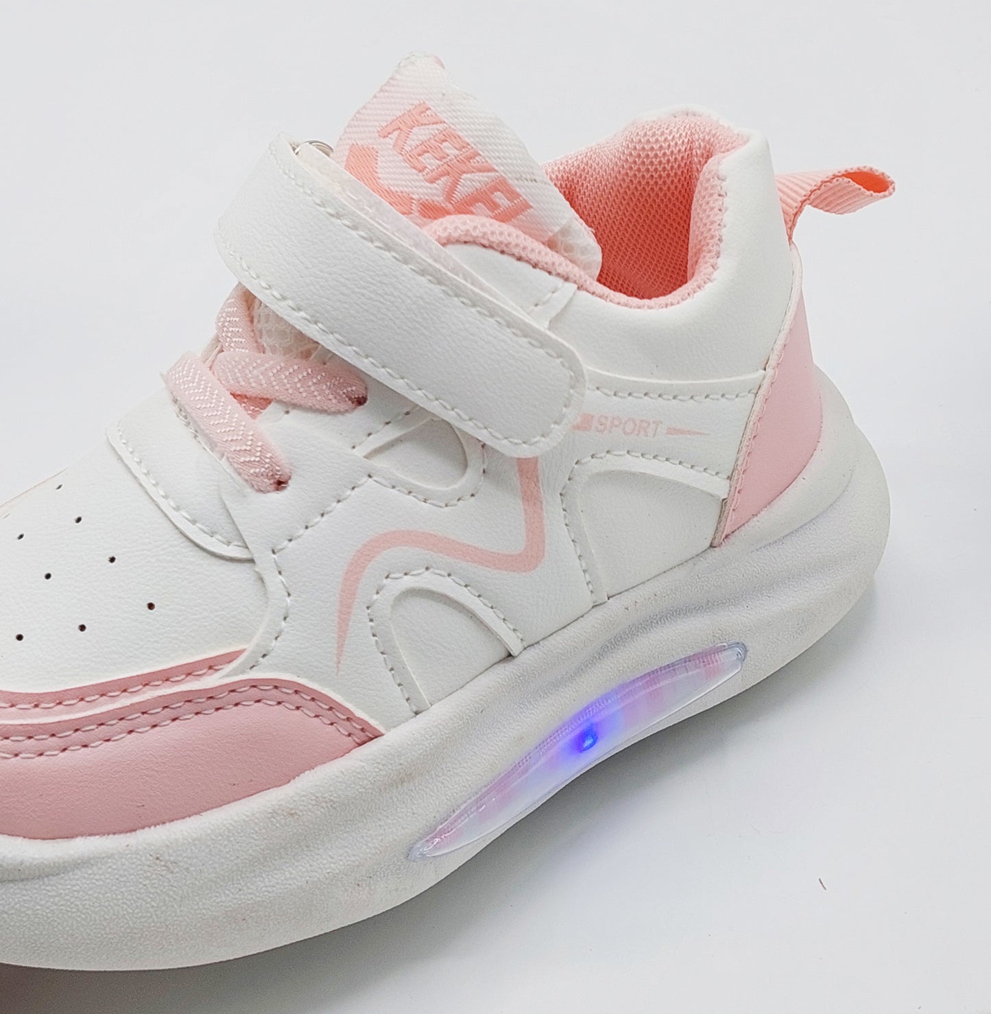Lights in Sole Trendy Look Sneakers for Kids - LIO2