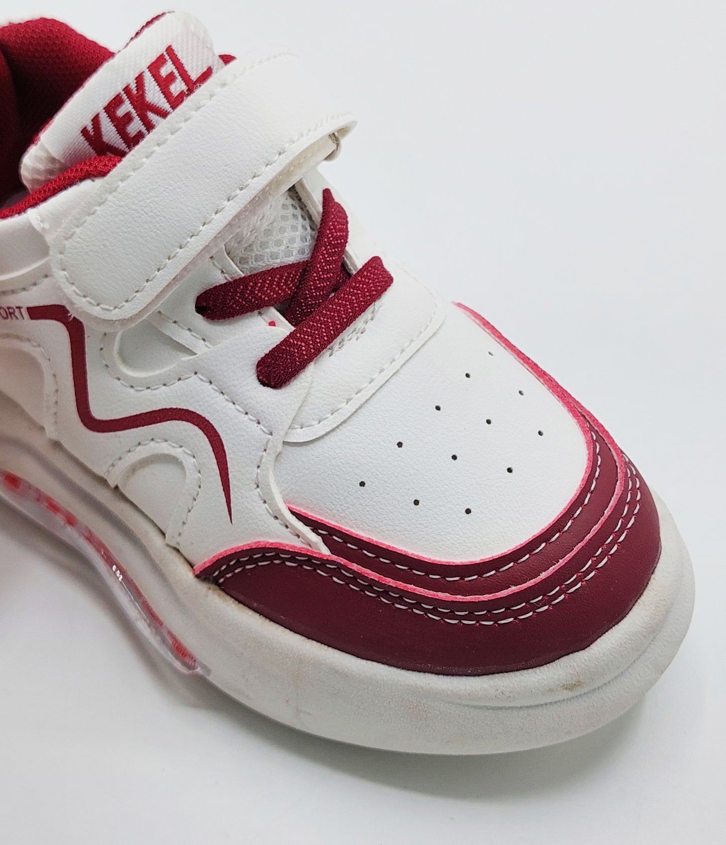 Lights in Sole Trendy Look Sneakers for Kids - LIO2