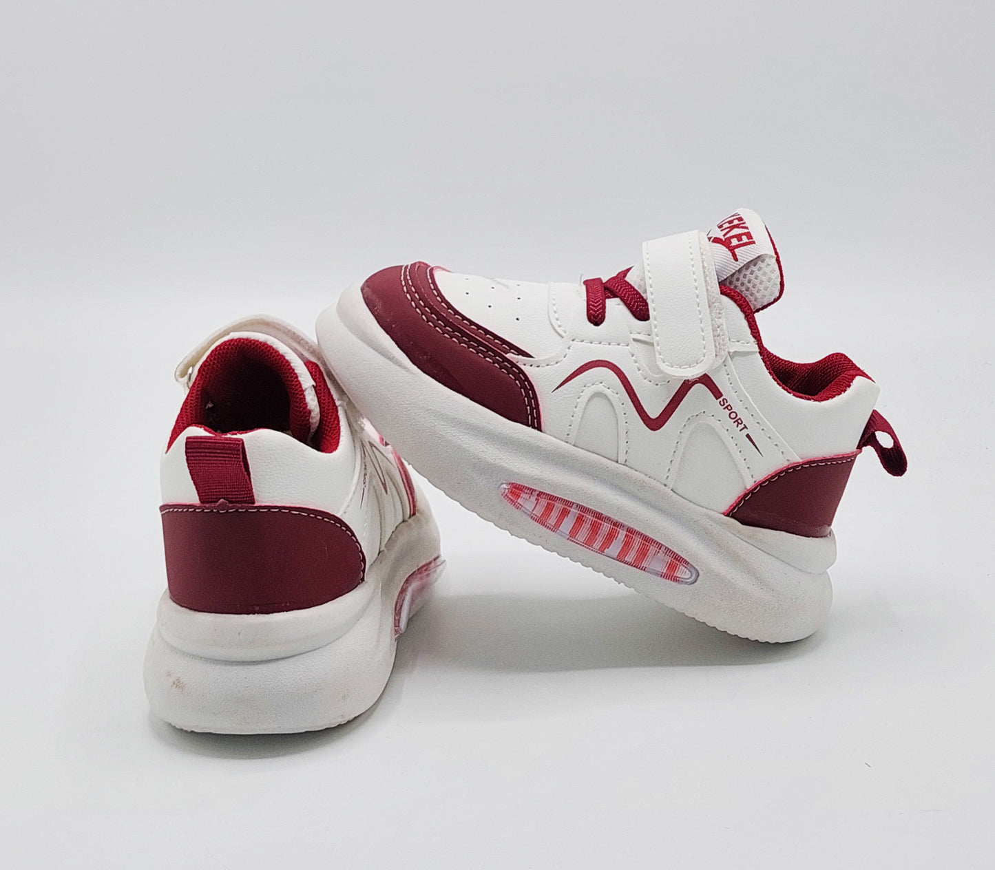 Lights in Sole Trendy Look Sneakers for Kids - LIO2