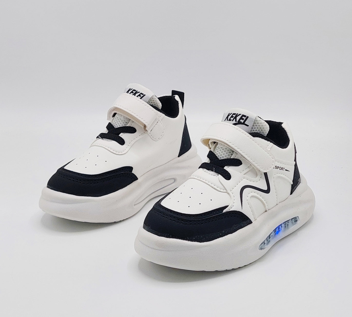 Lights in Sole Trendy Look Sneakers for Kids - LIO2