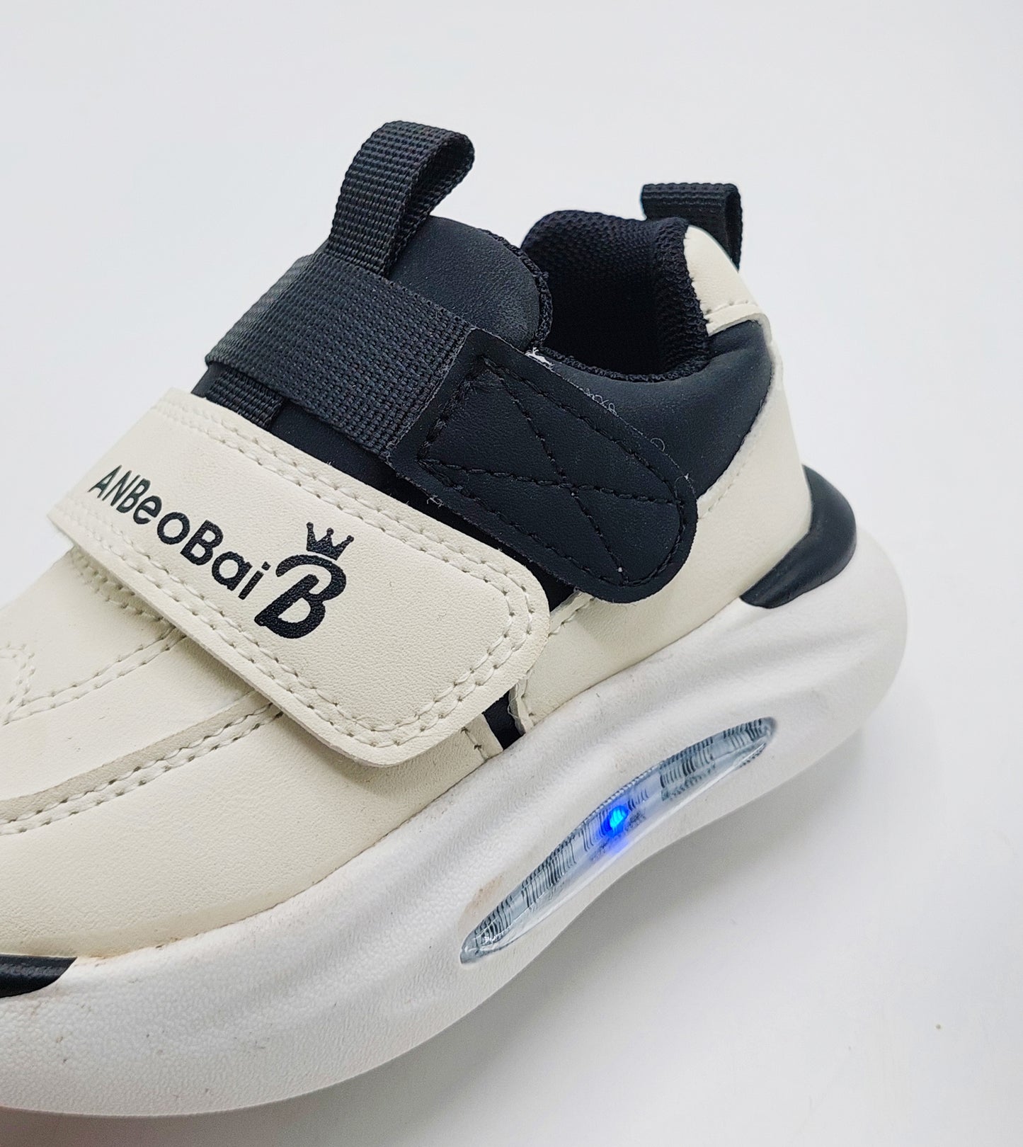 Lights in Sole Trendy Look Sneakers Shoes For Kids - AHS532 (Black)