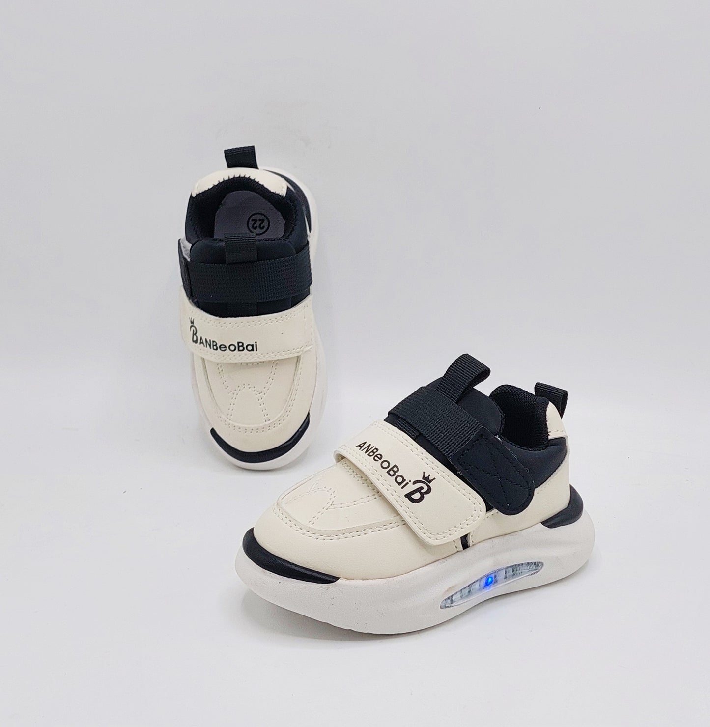 Lights in Sole Trendy Look Sneakers Shoes For Kids - AHS532 (Black)