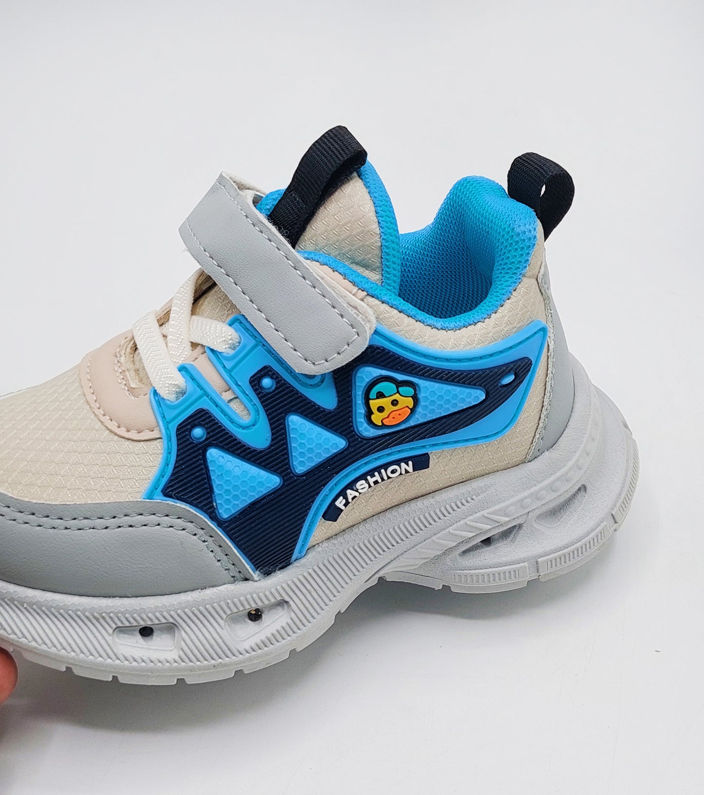 Imported Quality Trendy Look Comfortable Sneakers For Kid's - Y-666