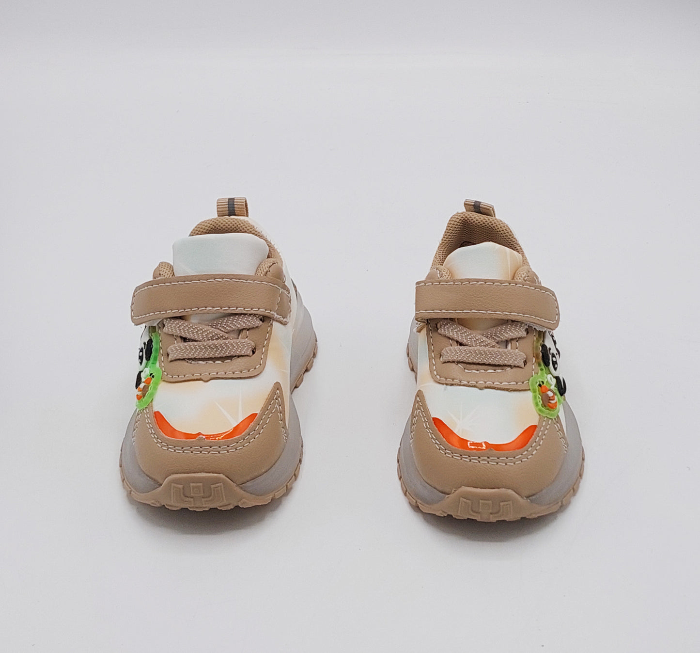 Light In Sole Trendy Look Cute Design Sneakers For Little Kid's - 812