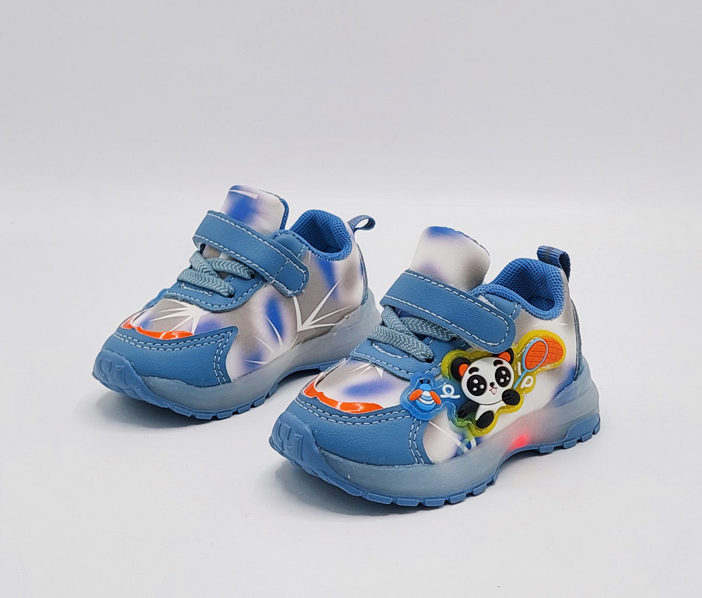 Light In Sole Trendy Look Cute Design Sneakers For Little Kid's - 812