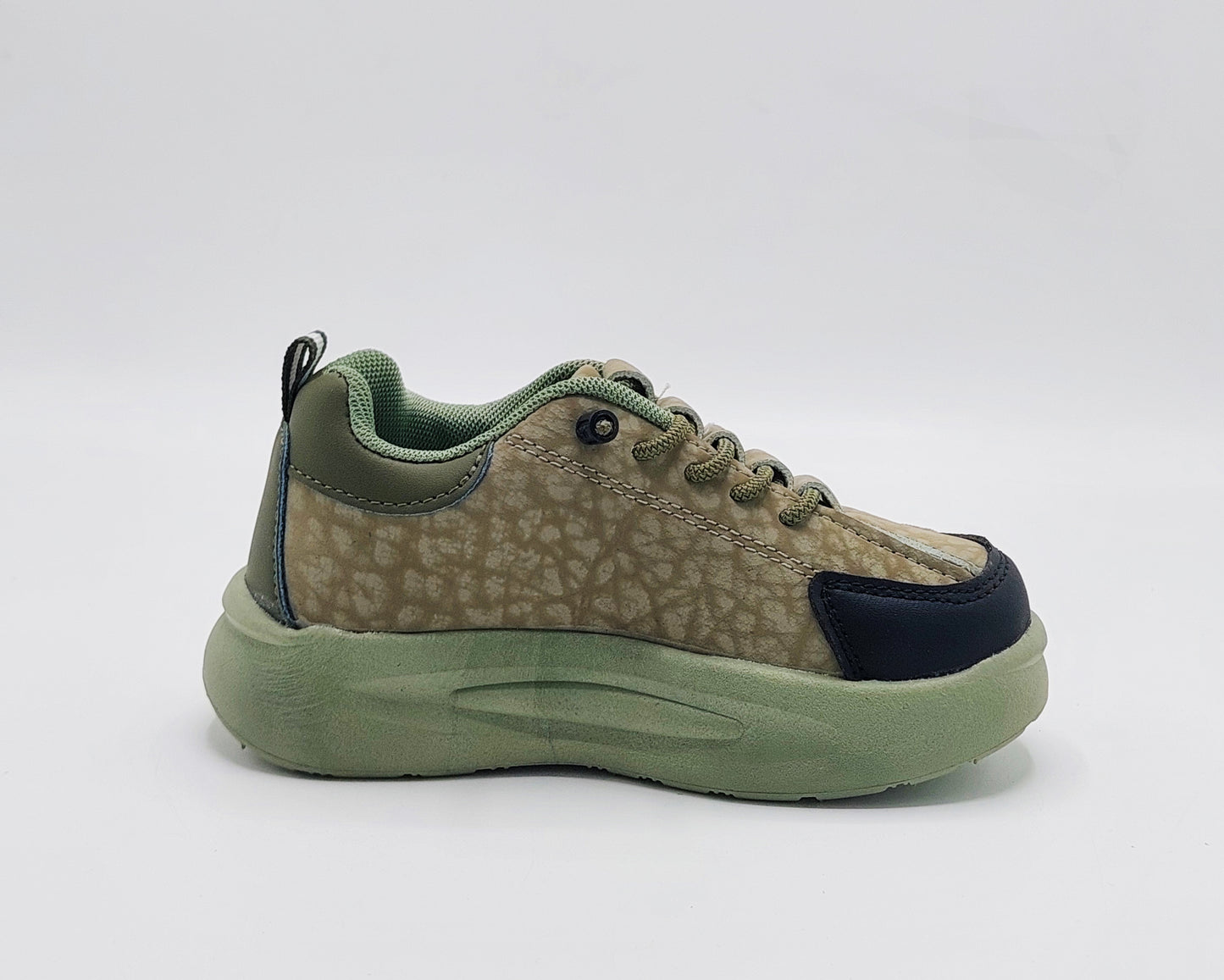 Lights in Sole New Trendy Design Sneakers for Kids - ABB512 (Green)