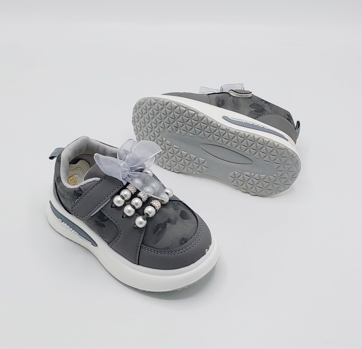 Beautiful Design Fancy Look Sneakers for Kids Girls - 818890 (Gray)