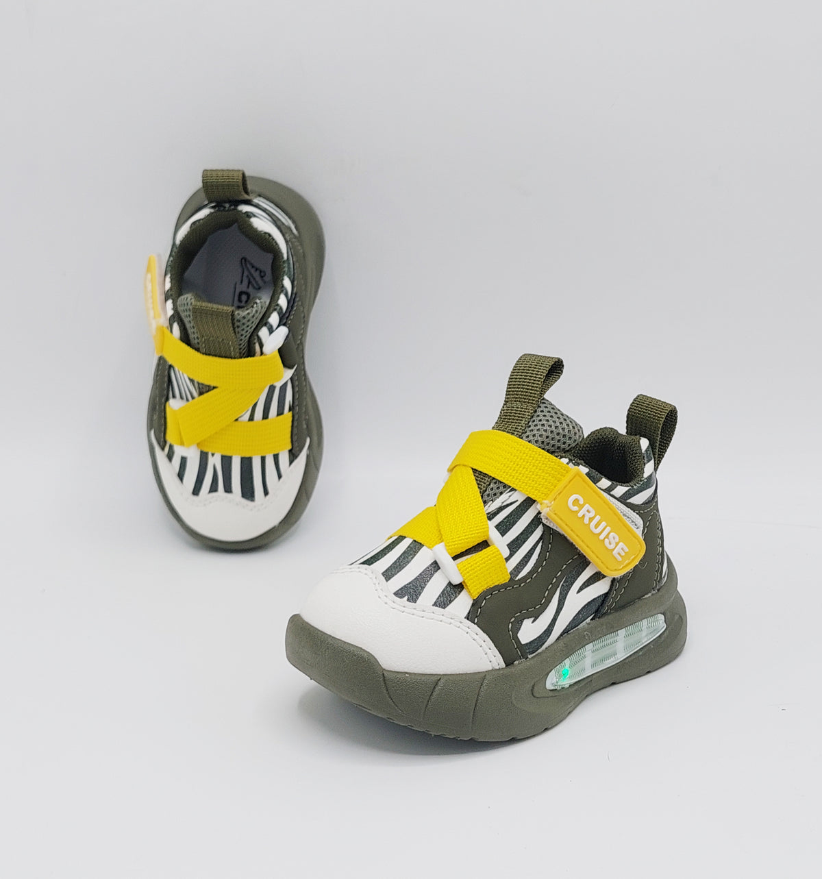 Lights in Sole Trendy Look Sneakers for Kids - LO110 (Green)