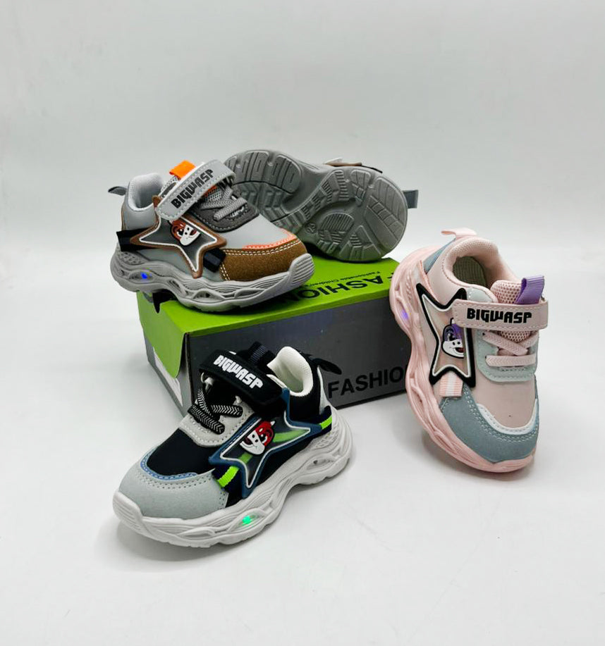 Lights In Sole Trendy Look Sneakers For Kids - AAB303