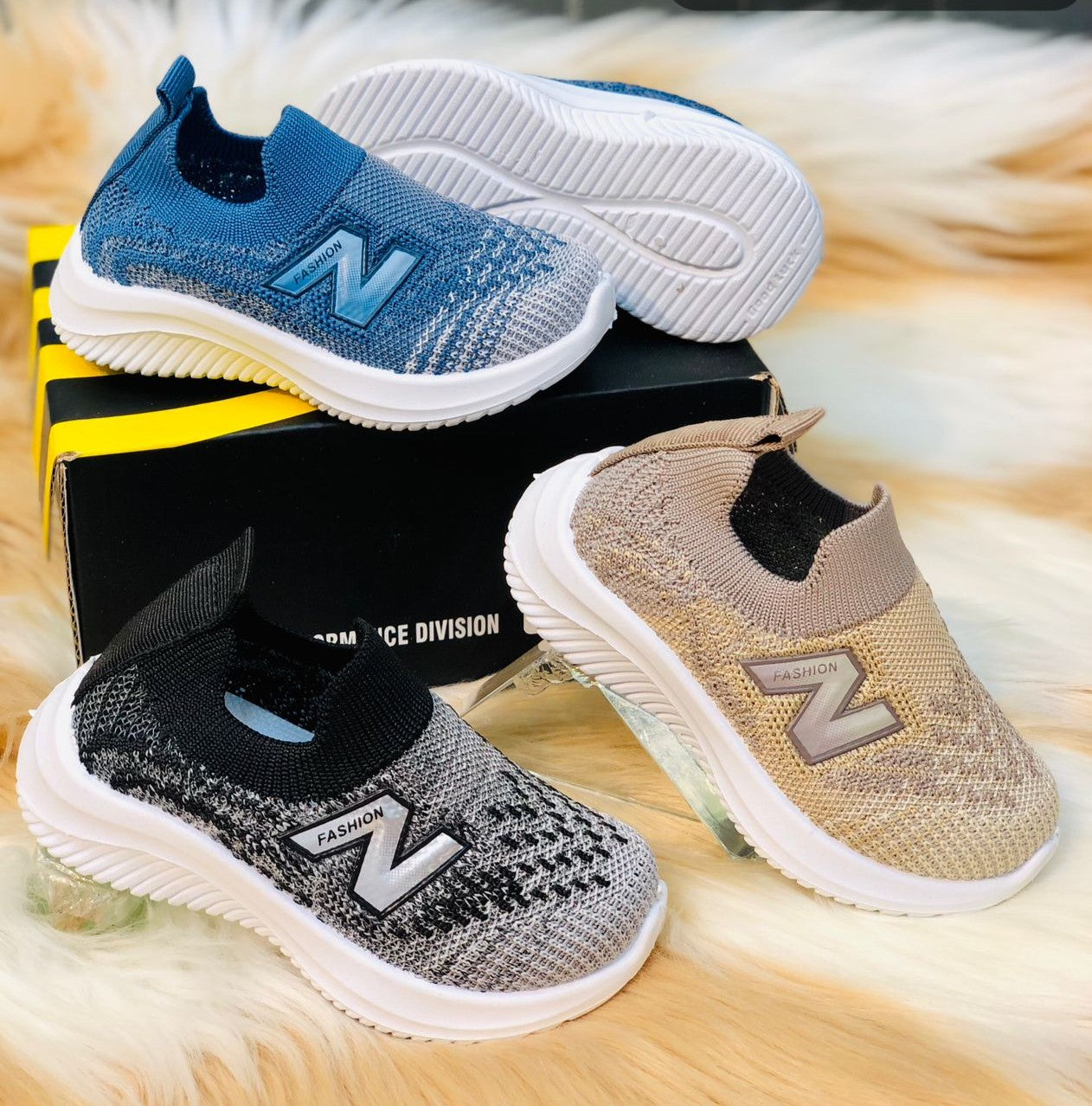 Easy-to-Wear Soft Comfortable Mesh Skechers for Kids - B126