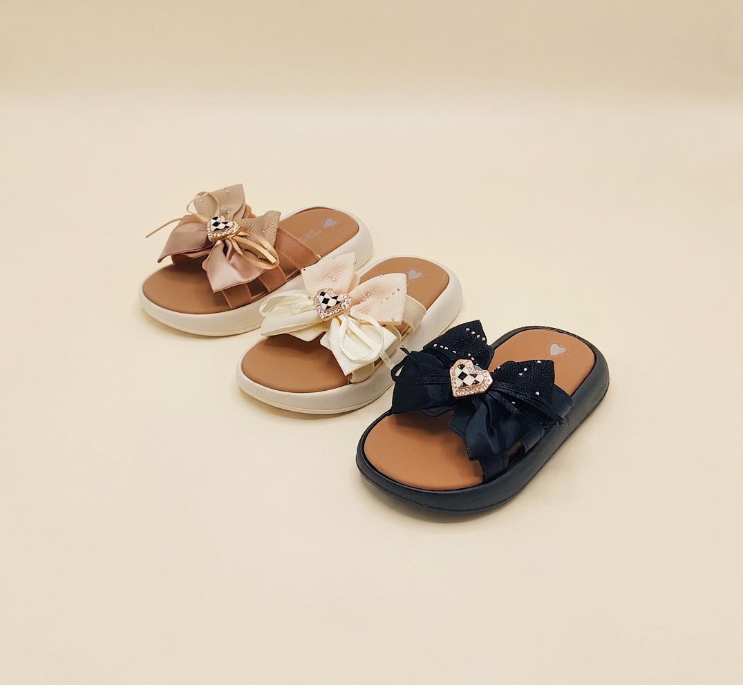 Trendy Looking Bow Slippers With Heart Buckle For Girls - BX12
