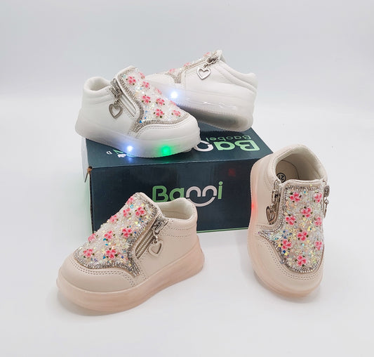 Lights in Sole Beautiful Design Girls Fancy Look Sneakers - SSU9