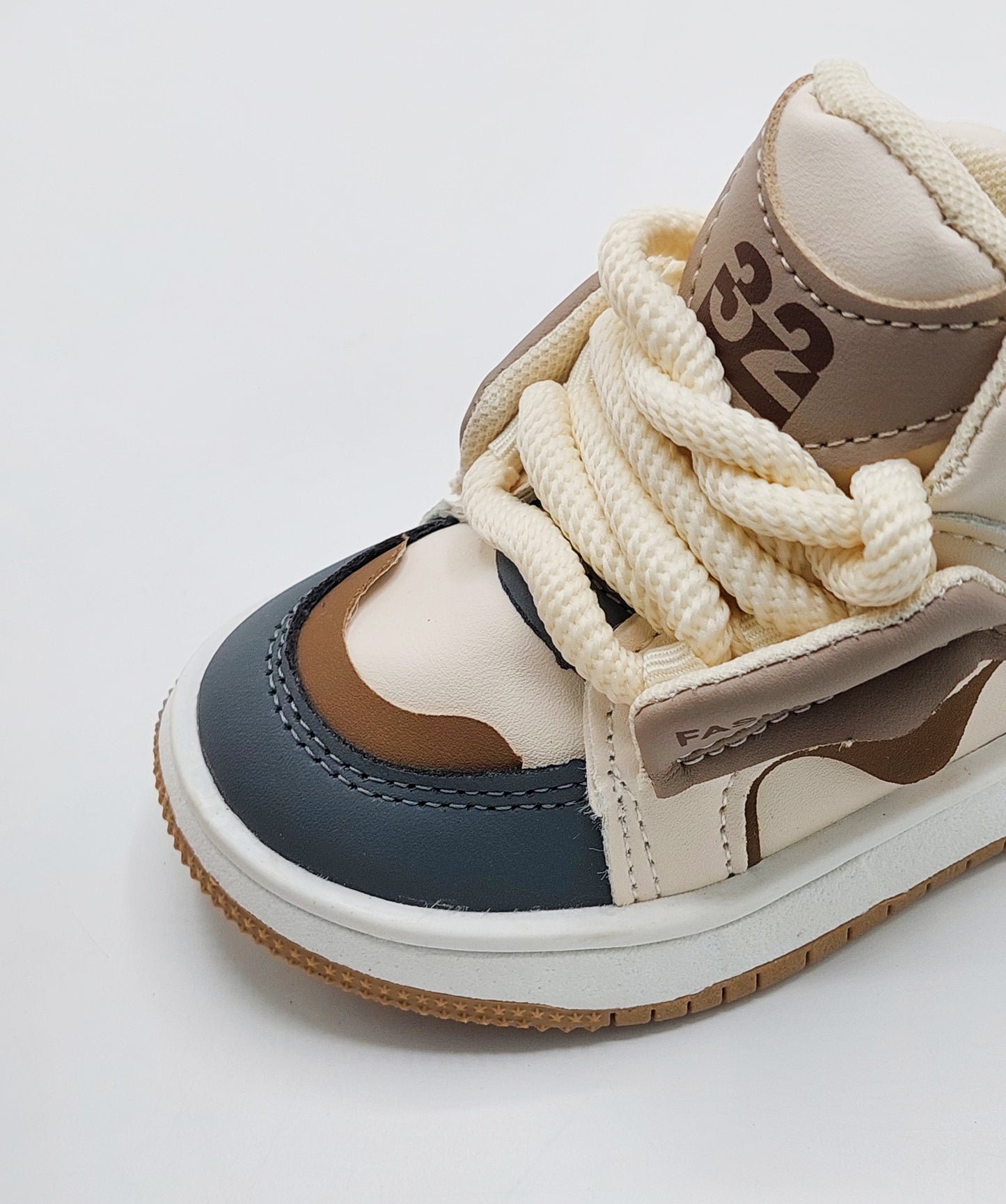 New Trendy Look Sneakers for Cool Kids - YP3