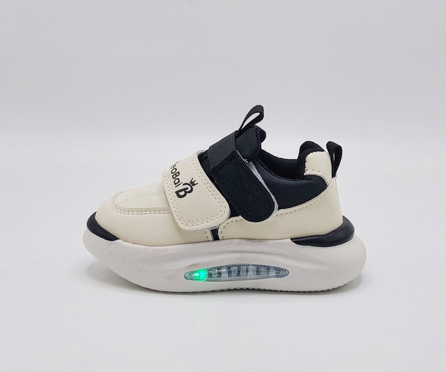 Lights in Sole Trendy Look Sneakers Shoes For Kids - AHS532 (Black)