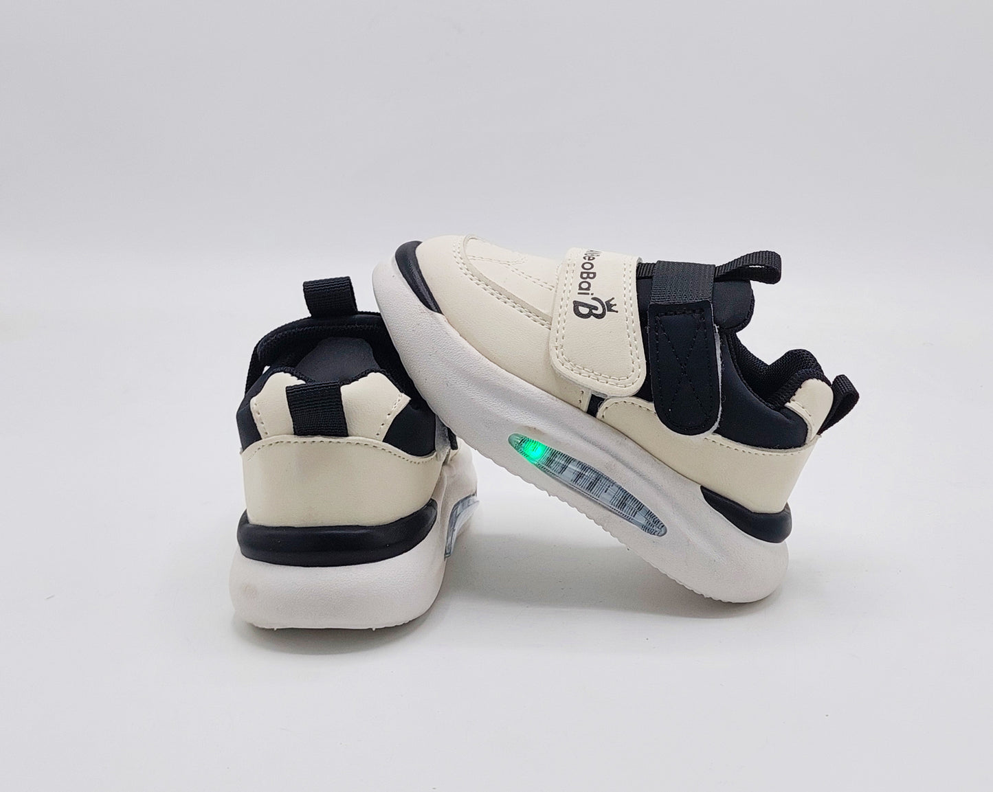 Lights in Sole Trendy Look Sneakers Shoes For Kids - AHS532 (Black)