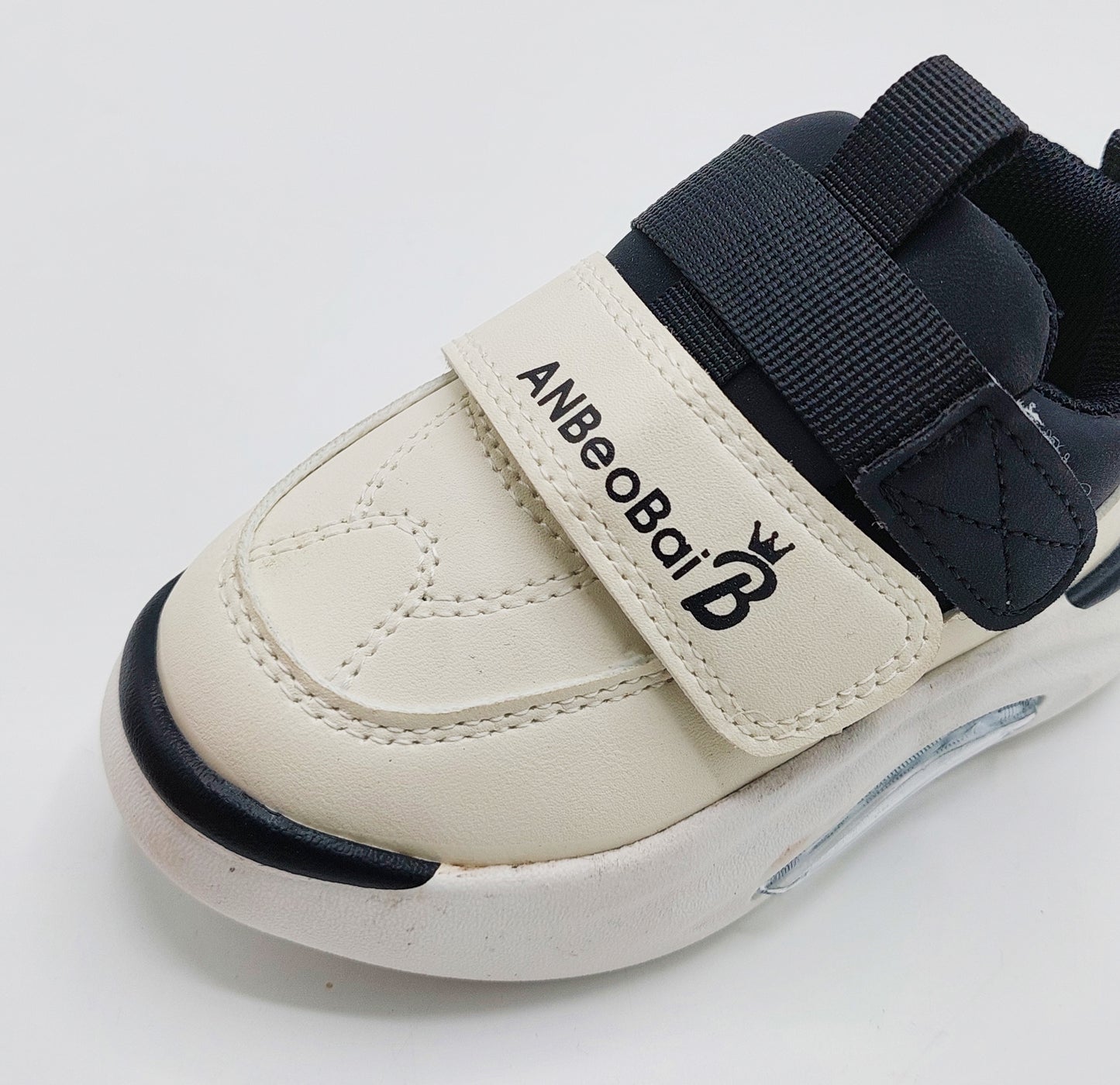 Lights in Sole Trendy Look Sneakers Shoes For Kids - AHS532 (Black)