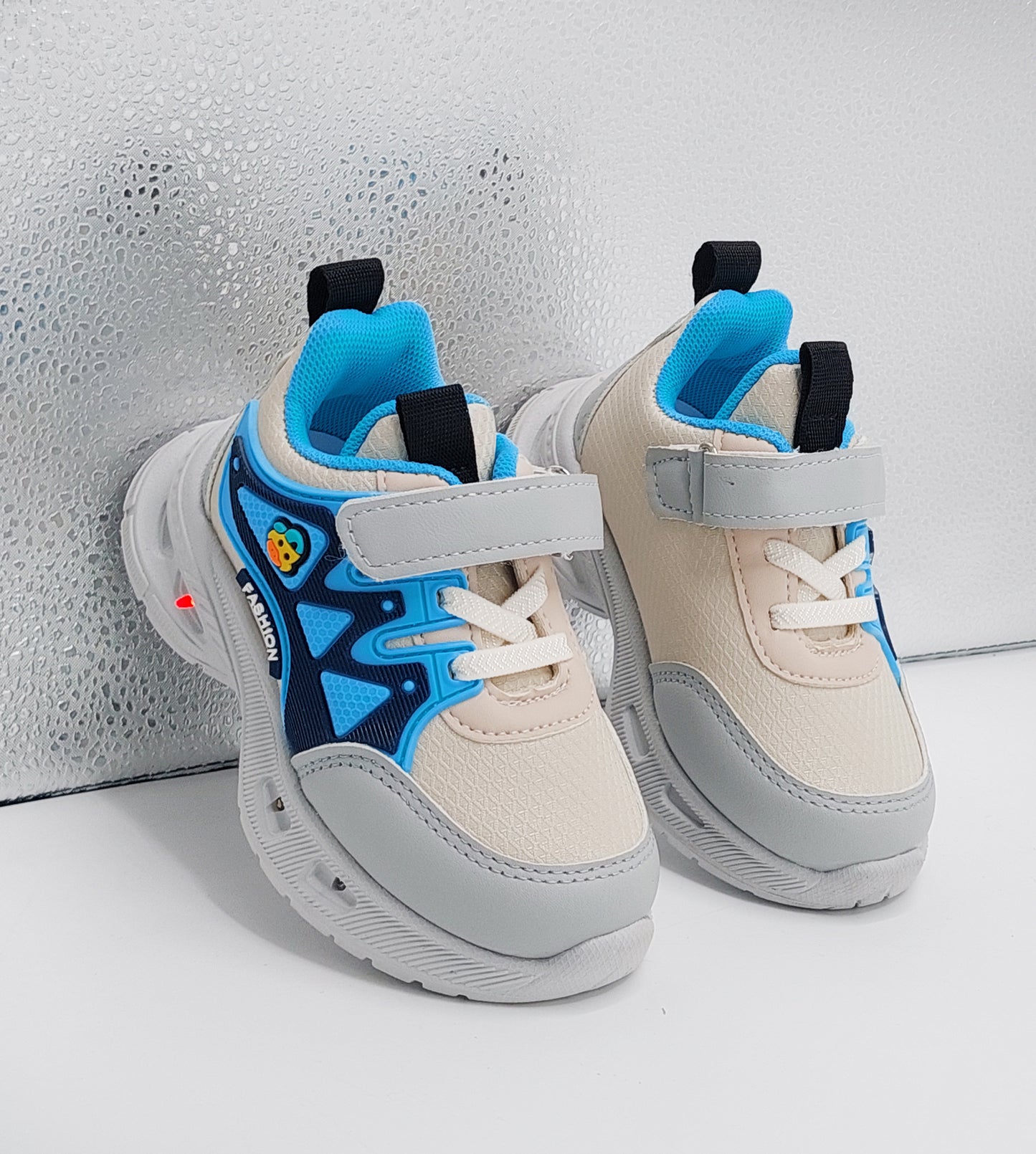 Imported Quality Trendy Look Comfortable Sneakers For Kid's - Y-666