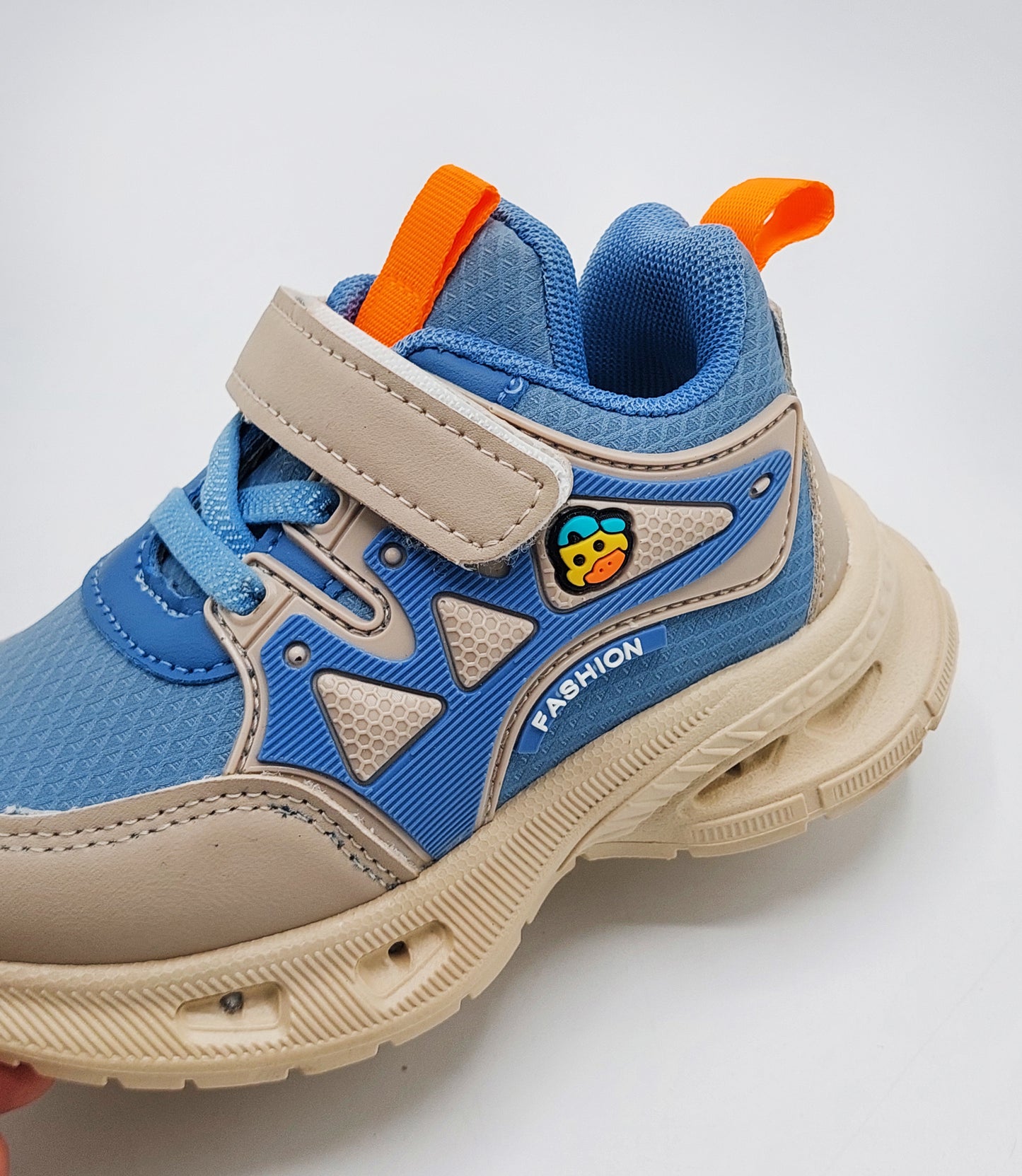 Imported Quality Trendy Look Comfortable Sneakers For Kid's - Y-666