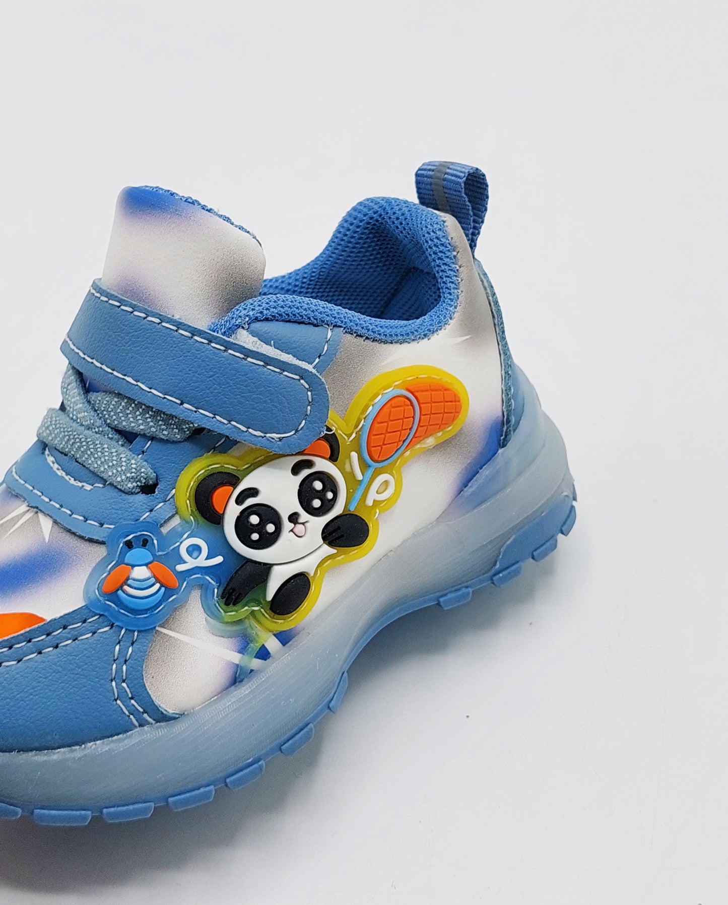 Light In Sole Trendy Look Cute Design Sneakers For  Little Kid's - 812