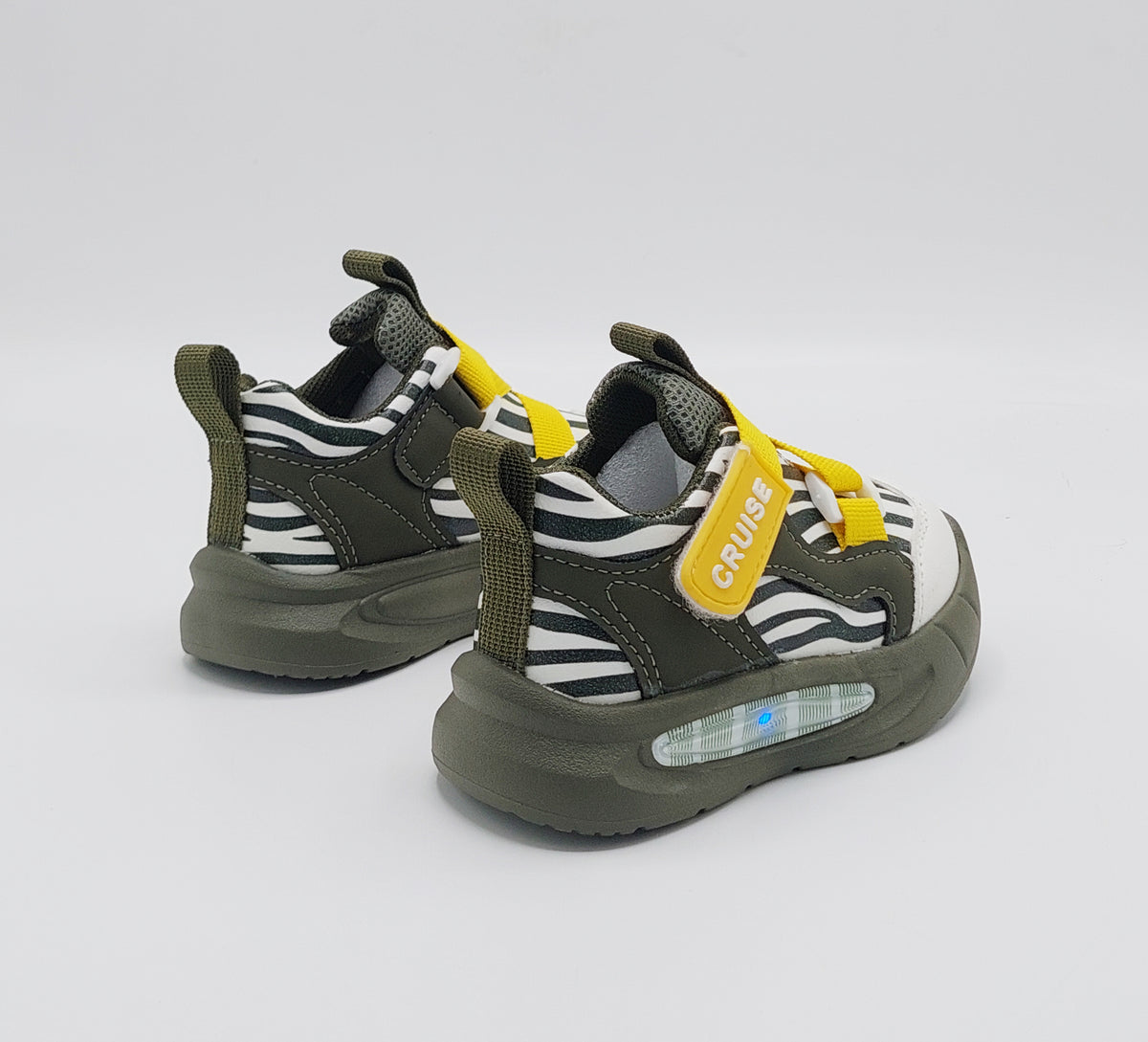 Lights in Sole Trendy Look Sneakers for Kids - LO110 (Green)