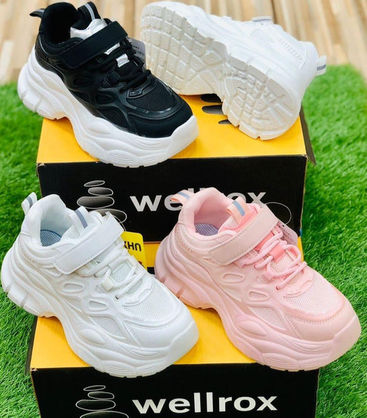 Women's Thick Sole Trendy Look Sneakers - Y912