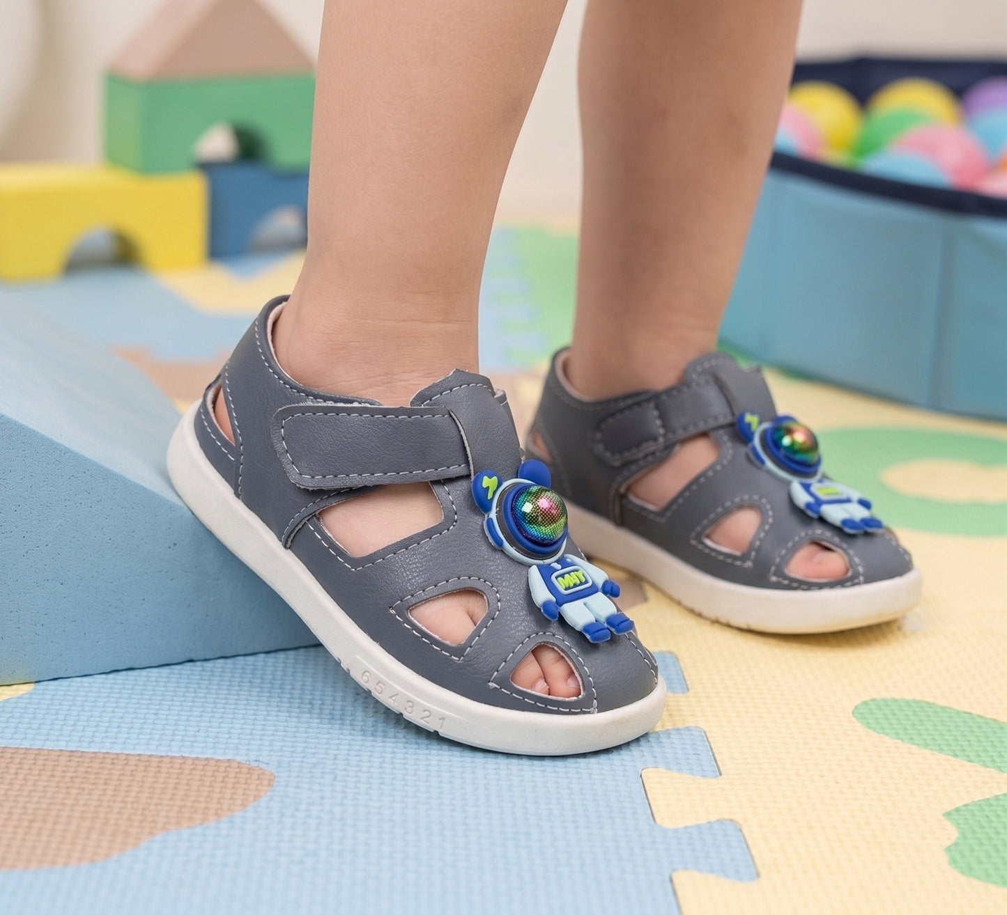 Infant's Cute Design Soft Sole Sandals - C15 (Gray)