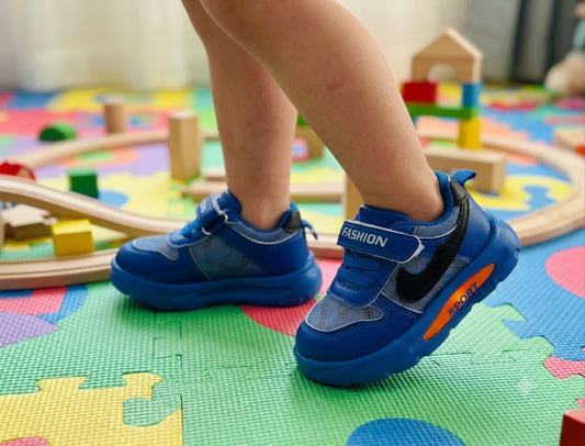 Lights in Sole Trendy Look Sneakers Shoes for Kids - F16