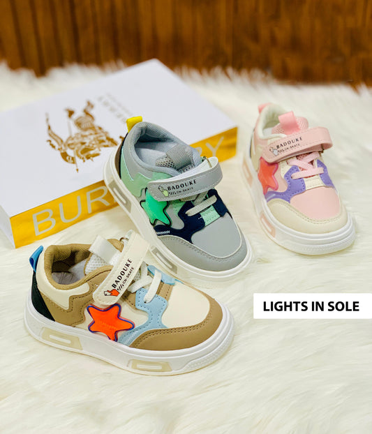 Lights in Sole Soft Sole Trendy Look Sneakers for Kids - NF1