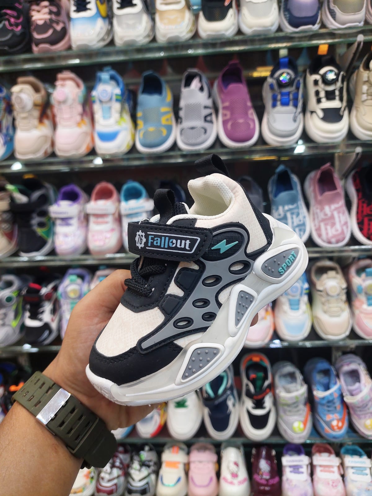 Lights in Sole Trendy Look Sneakers for Kids - OB62
