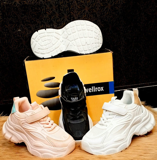 Women's Thick Sole Trendy Look Sneakers - Y-916